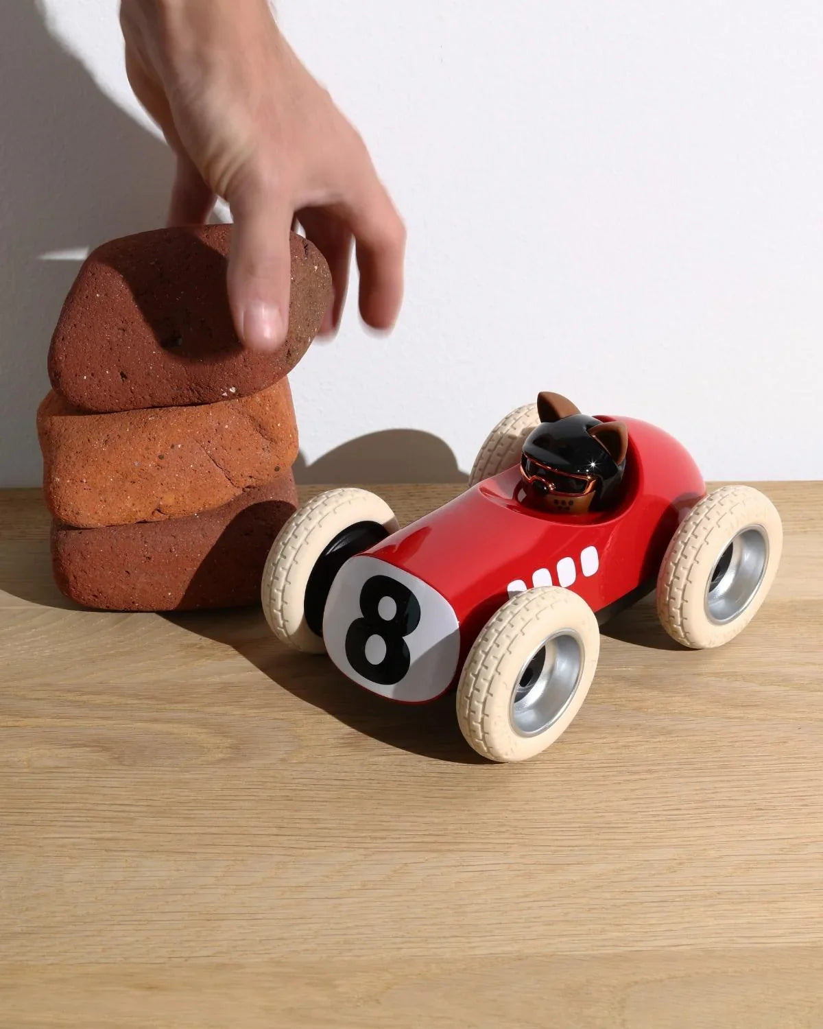 Egg Roadster Red Car With Cat “Karlos” Pilot