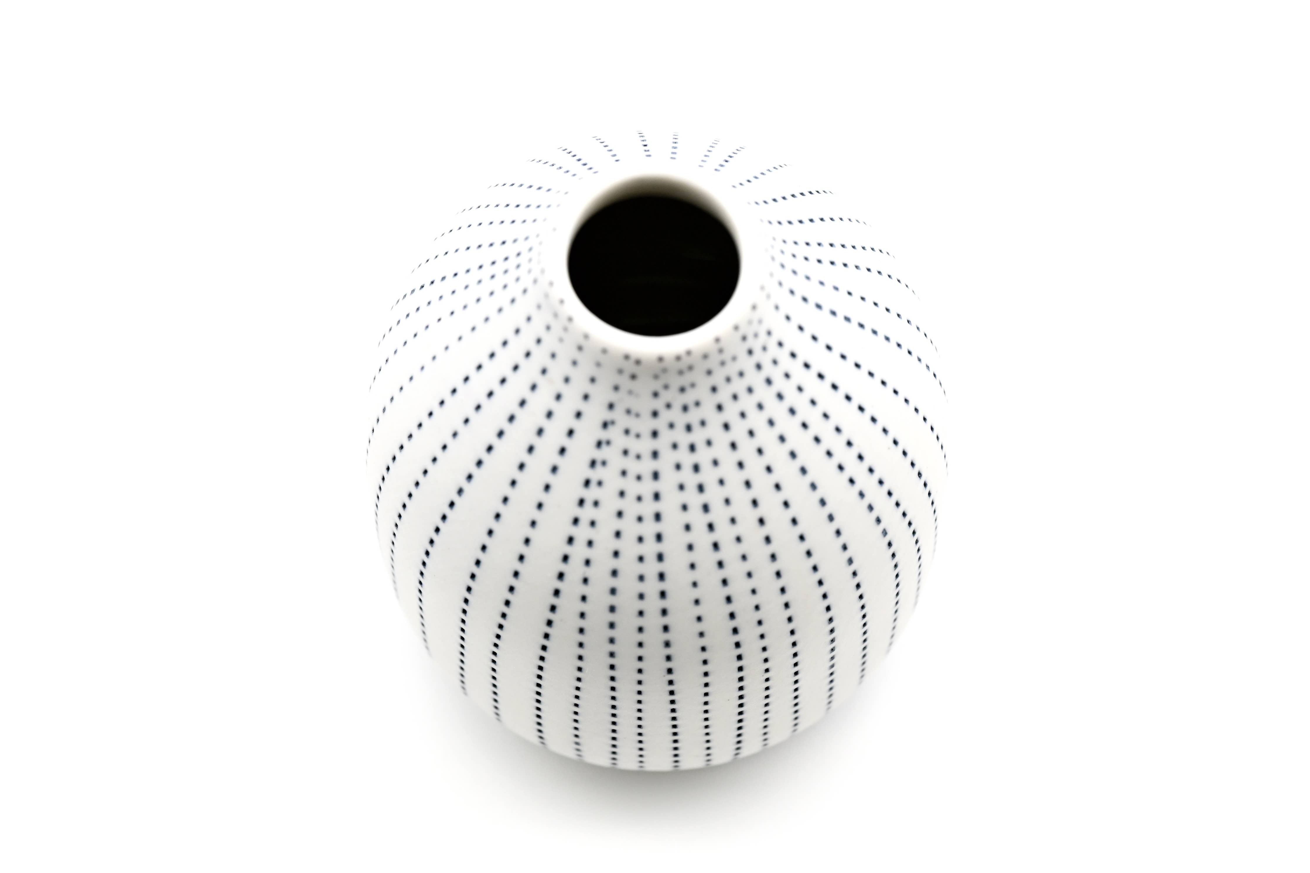 ADAM MINI - Handcrafted Porcelain Bud Vase