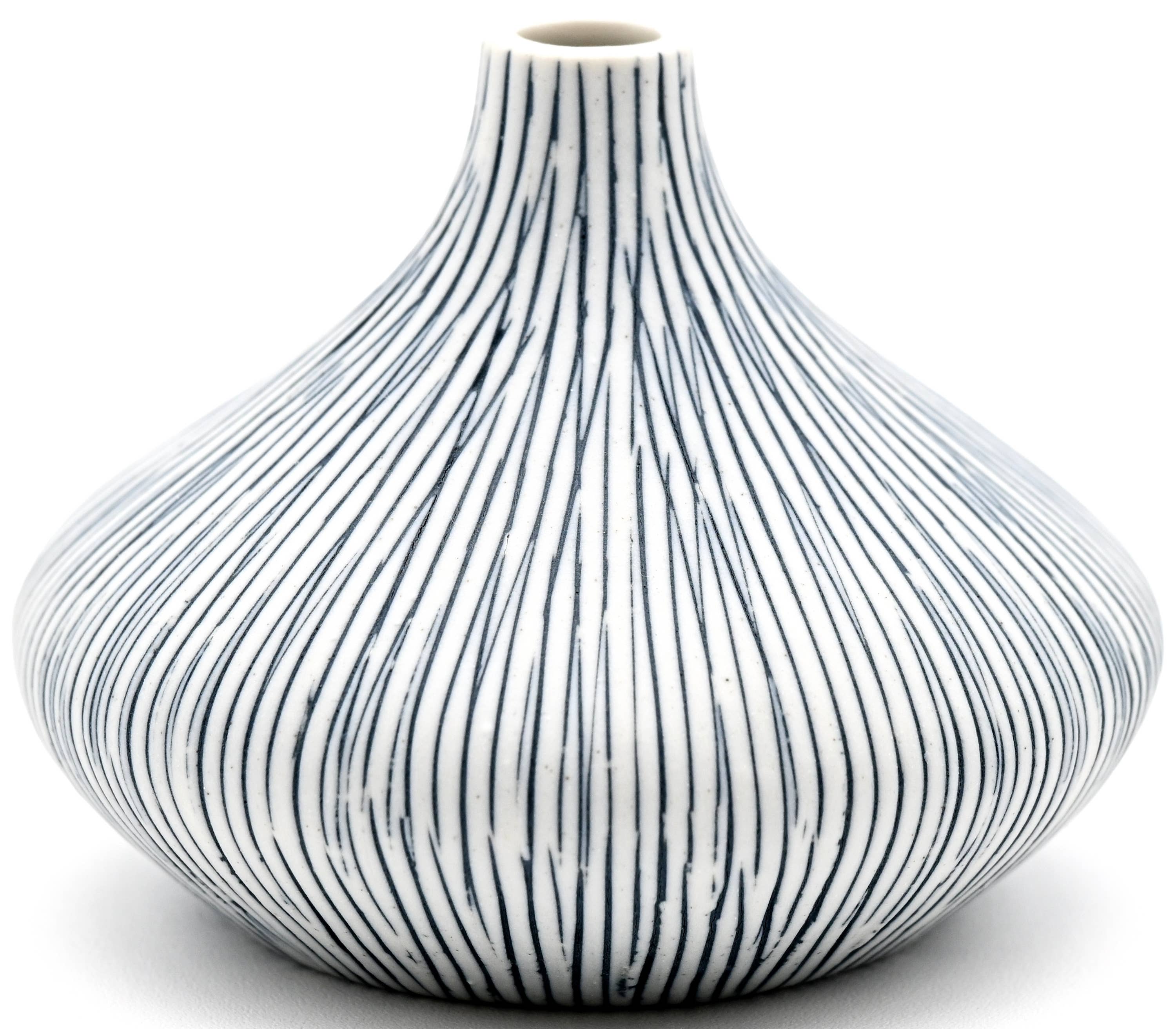 EVA MINI Porcelian Bud Vase